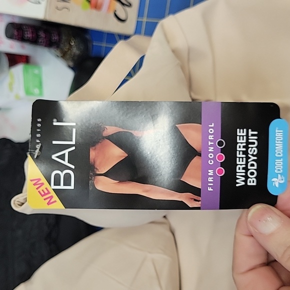 Bali Ultimate Smoothing Firm Control Bodysuit in Almond Large NWT - Picture 7 of 14